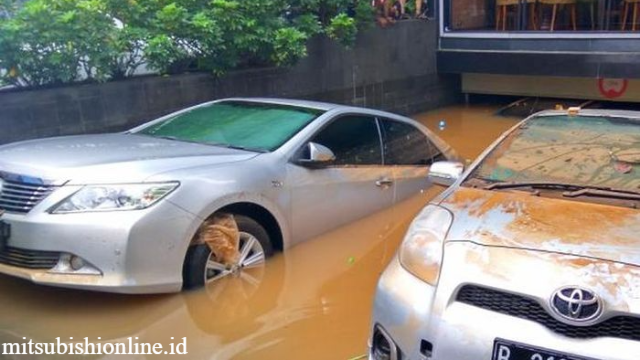 Inilah 10 Ciri-Ciri Mobil Bekas Banjir